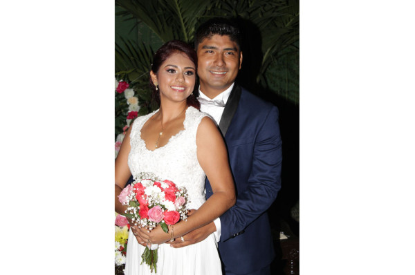 Fátima Carrillo y Eduardo Mejía se unen en matrimonio civil