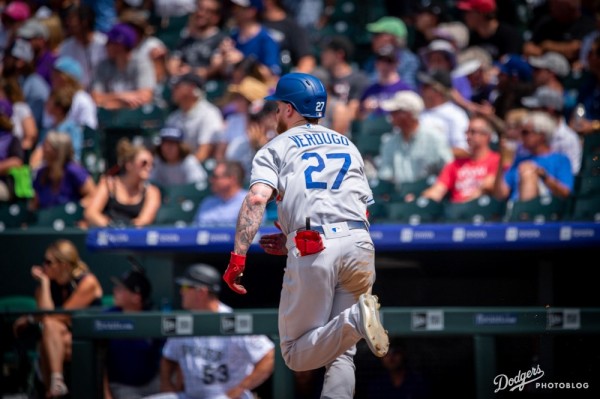 Sensacional tarde de cuatro imparables de Alex Verdugo