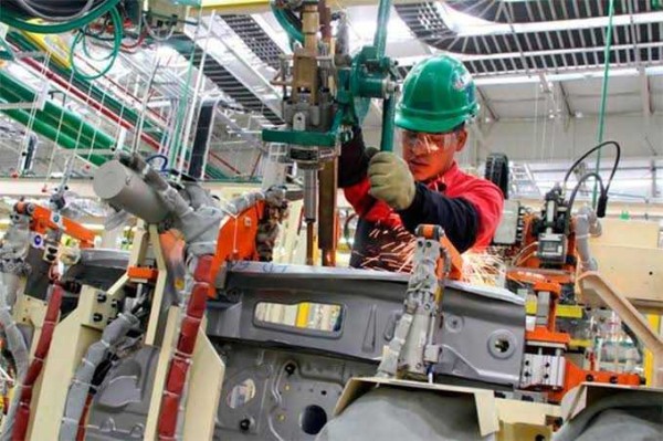 Producción industrial en México cae a su peor nivel desde 2009