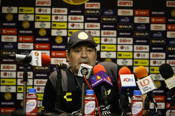 Maradona se dice orgulloso de dirigir a Dorados