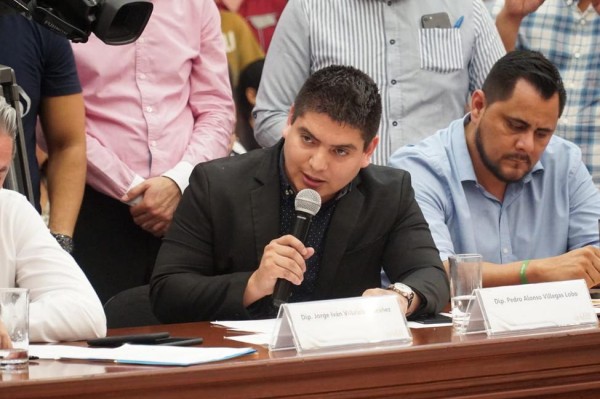 Otra vez, tema de la UAS confronta a los diputados Pedro Villegas y Angélica Díaz