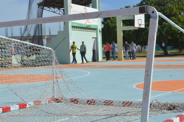 Personal del Imdem revisa avances en la Unidad Deportiva Sahop