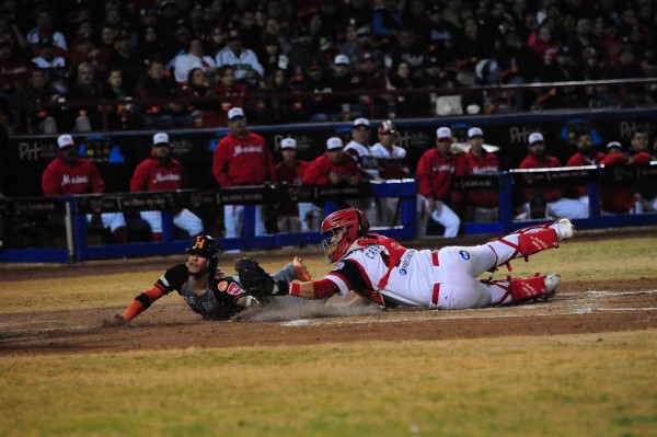 Mexicali logra seis carreras en la octava entrada.