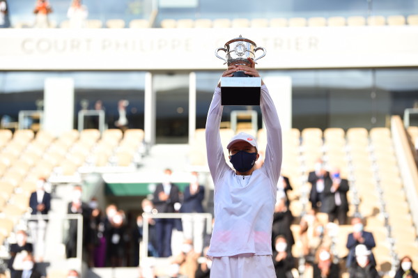 Iga Swiatek gana Roland Garros y logra un título histórico para el tenis polaco