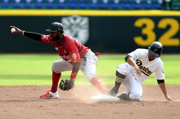 En juego pasado por agua, Diablos Rojos vence a Pericos