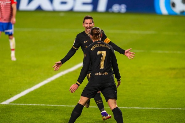 Con goles de Messi y Griezmann el Barcelona logra derrotar 4-0 al Granada en Los Cármenes
