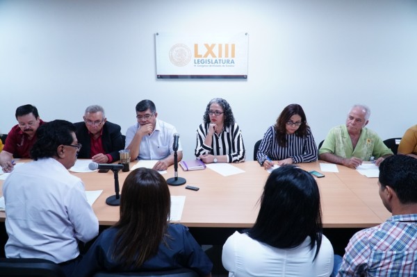 Demandan aumento trabajadores de penales de Culiacán, Mazatlán y Los Mochis