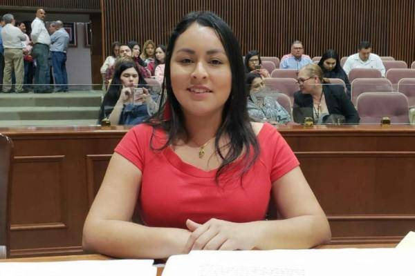 Visibilizar la menstruación para dignificarla, propone Yeraldine Bonilla en el Congreso de Sinaloa
