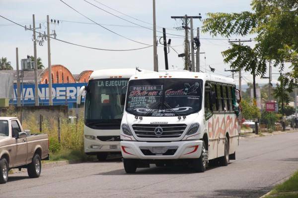 Surge conflicto transportista en Mazatlán a unas horas del inicio del ciclo escolar