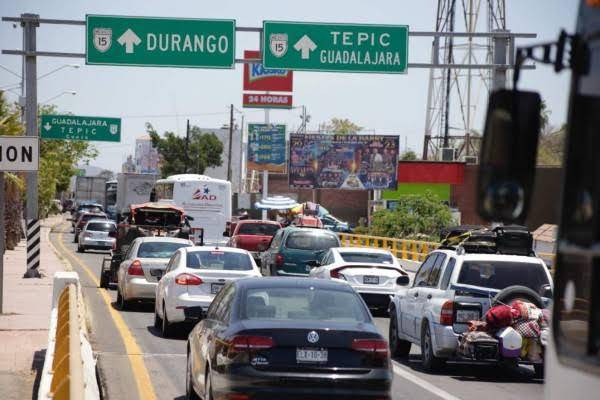 En Villa Unión encontraron una hielera con restos humanos sobre el Bulevar Niños Héroes, la vialidad que cruza la comunidad.