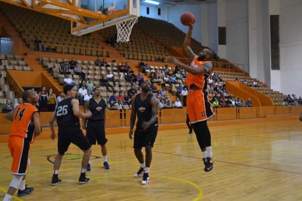 Pioneros debuta con triunfo en Copa Gobernador