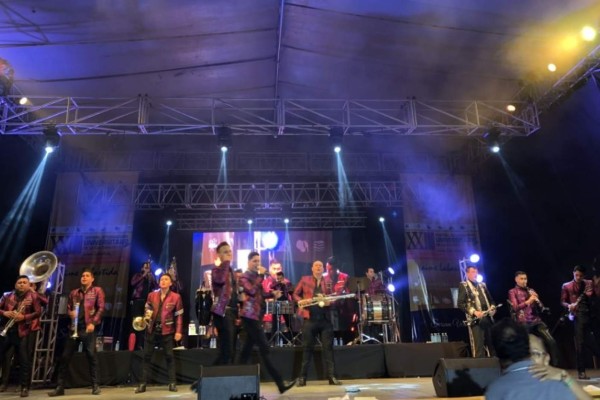 Retumban las bandas sinaloenses en el Festival Internacional Universitario de la Cultura