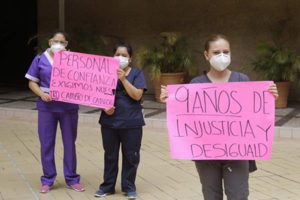 Exigen enfermeros del Hospital Pediátrico de Sinaloa una solución a sus bases