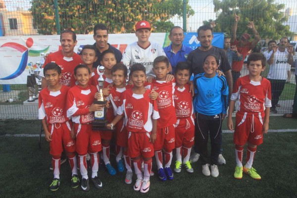 Premian a los mejores exponentes de la Liga de Futbol Soccer Municipal