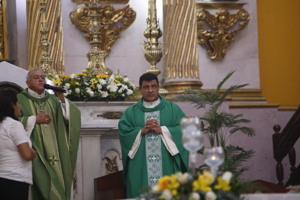 Si ahora enseñan a matar a sus hijos, sus hijos aprenderán a matar a sus papás: Obispo de Culiacán