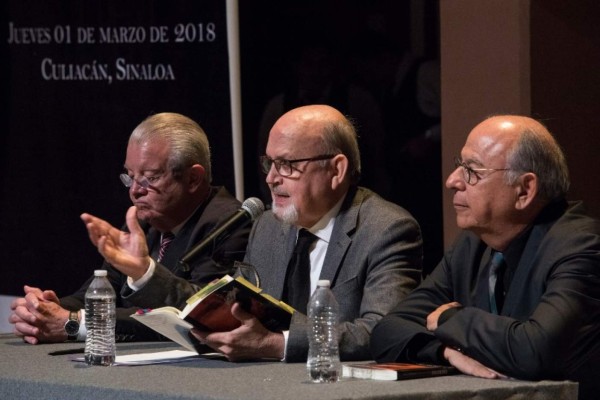 Gustavo López, Carlos Ruiz Acosta y Jacobo Sevilla, durante la presentación de 'Escritos'.