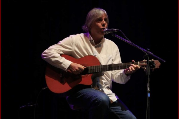 Virulo celebra 25 años de dar conciertos y contagiar su humor en Culiacán.