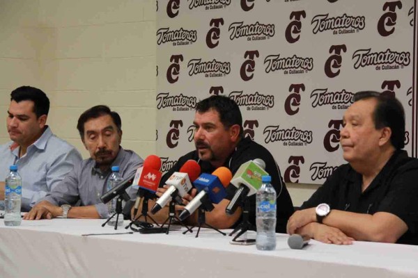 Invita Tomateros de Culiacán a conferencia; ¿Anunciarán a su nuevo mánager?