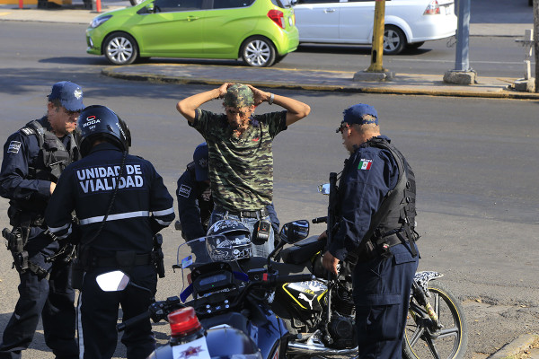 Exhortan a denunciar a policías que dejaron ir a ladrones en la colonia Guadalupe, en Culiacán