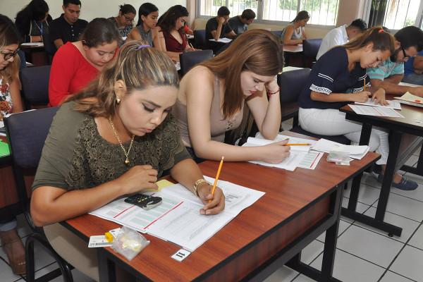 Conacyt deja sin recursos a estudiantes, ante la extinción de fideicomiso de becas