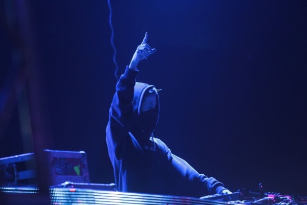 Alan Walker enloquece a la juventud en el Pacífico Sunset Paradise Mazatlán