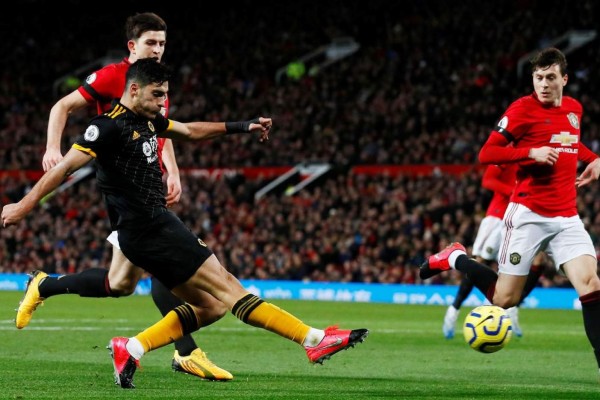 Raúl Jiménez estuvo muy activo, peor no logró anotar. (Foto: Cortesía Premier League)