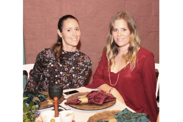 Carla y Emma Escobar.