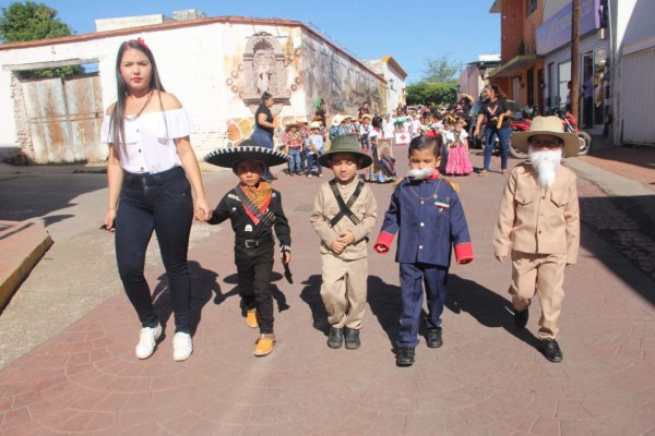 Adelantan para alumnos de preescolar desfile revolucionario en El Rosario