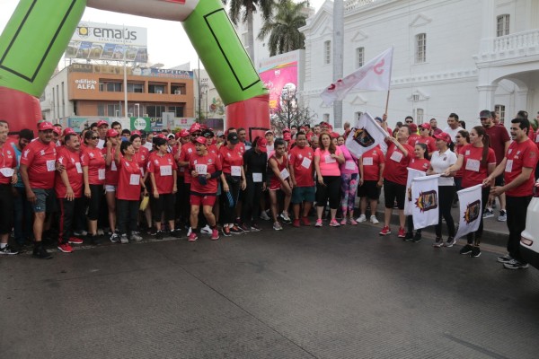 Celebra el STASAC su 43 aniversario con una caminata, en Culiacán