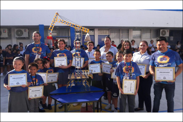 Reconocen a niños de Mazatlán participantes en Torneo Mundial de Robótica