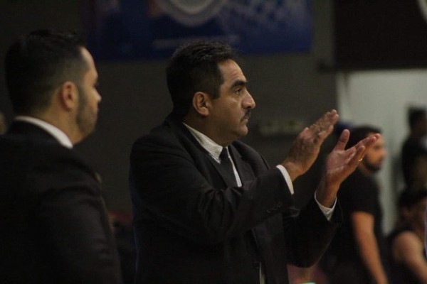Andrés Contreras Arellano sigue como coach de Caballeros de Culiacán.