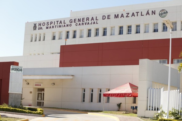 Denuncian que parte del personal del Hospital General de Mazatlán no alcanzó vacuna contra el Covid-19