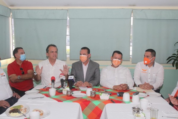 Hugo Enrique Moreno aún es precandidato del PRI, aunque se haya 'destapado' por MC, dice dirigente priista de Escuinapa