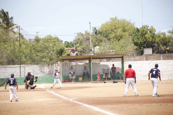 Bateo oportuno de Alianza de Carga CTM le da triunfo en el beisbol del Polluelos