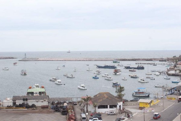 Cierran Puerto de Mazatlán a embarcaciones menores a 15 metros de largo