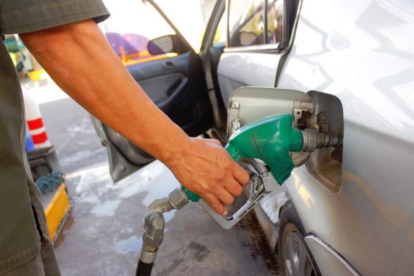 Prevé Ejecutivos impacto económico con aumento de gasolina