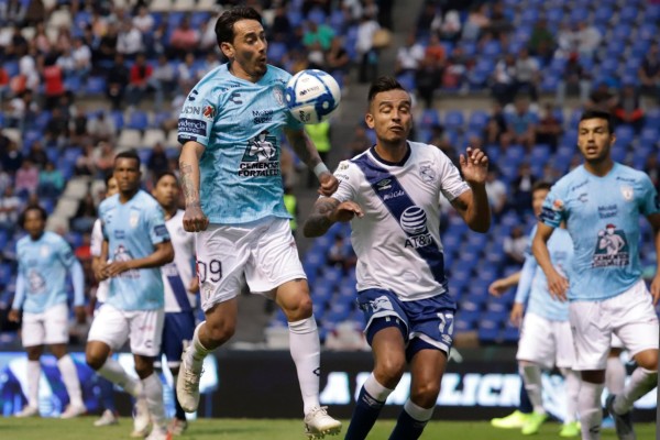 Pachuca masacra a Puebla y deja en la cuerda floja a Chelís