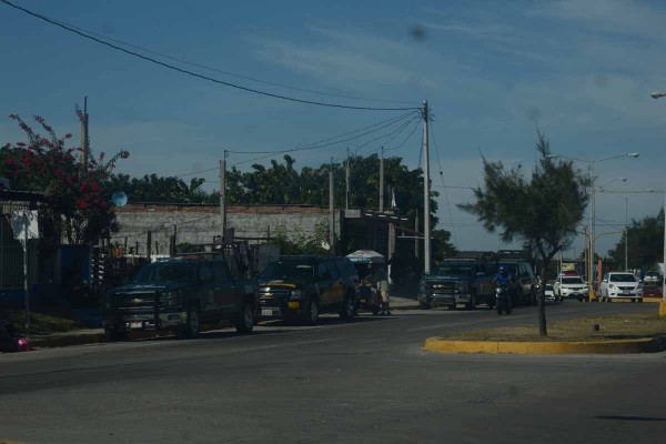 Se reúnen gobernadores de Sinaloa y Durango en privado en la Sedena