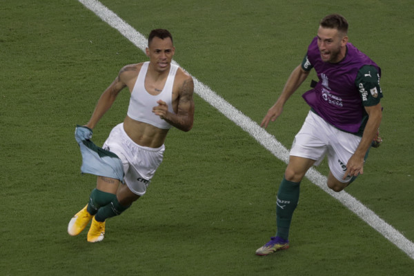 Con gol de último minuto, Palmeiras es campeón de la Copa Libertadores