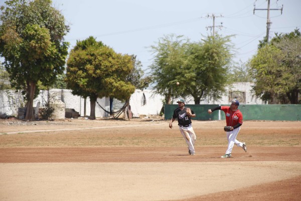 Culmina el rol regular en la Liga de Beisbol ZC del Club Polluelos.