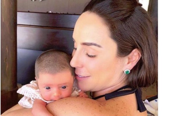 Inés Gómez Mont presume ojos azules de su bebé
