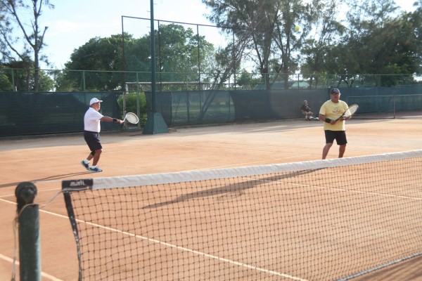 Con valioso triunfo debutan Martínez y Peña dentro del Torneo del Pavo 2020 del Club Muralla