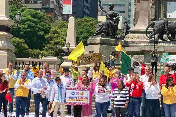 $!Xóchitl Gálvez recibe constancia como candidata del Frente Amplio en el Ángel