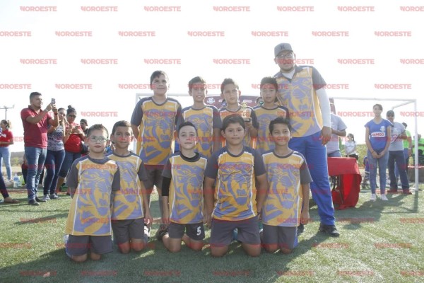 Colegio Sebec goleó en la final varonil.