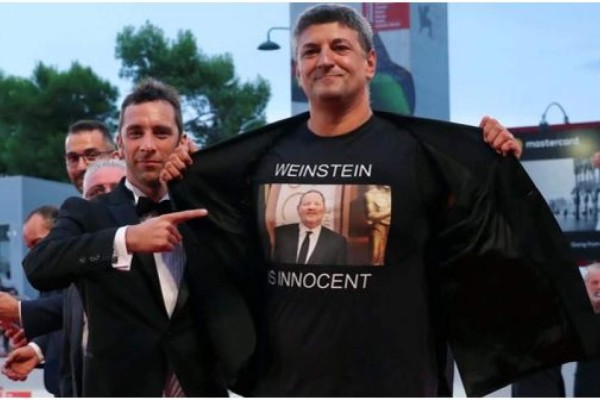 Director italiano luce camiseta con el lema: Weinstein es inocente. en Venecia