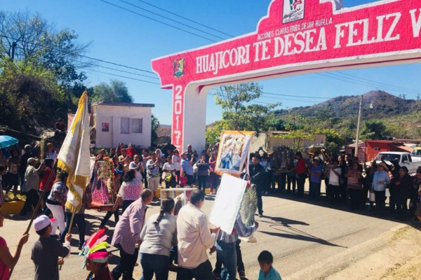 Peregrinos de Sinaloa llevan su fe hasta Huajicori, Nayarit