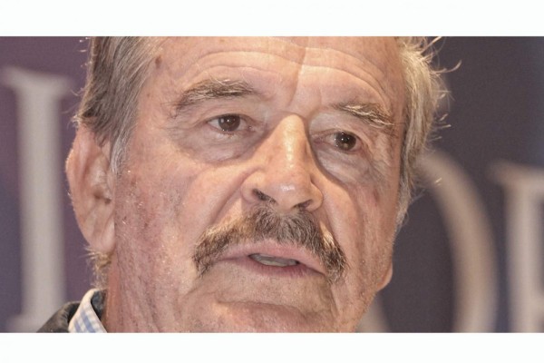 Fox arremete en contra de AMLO: 'es claro que lopitos se quiere llevar al país a la chingada', dice