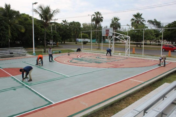 Cancha Kilómetro Cero recibe rehabilitación