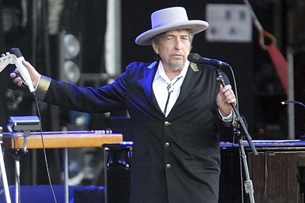 La Academia Sueca ha intentado comunicarle a Bob Dylan sobre el Premio Nobel de Literatura.
