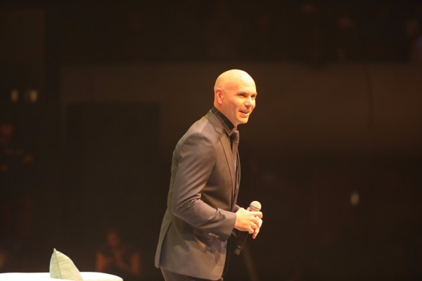 Hacer los sueños es posible, pero hay que luchar por ello: Pitbull